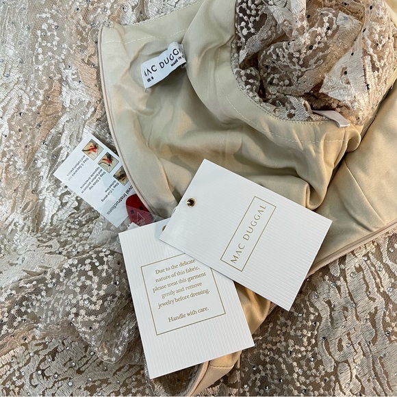 Mac Duggal Embroidered Flutter Ruffle Sleeve V-Neck Gown In Ivory & Nude New Tag - Picture 9 of 17